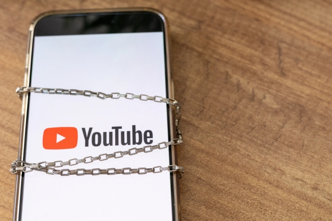 В Госдуме ждут объяснений Роскомнадзора по поводу блокировки YouTube. Рис. 1