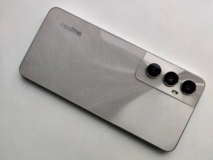 realme C65: быстрая зарядка и «умная» кнопка