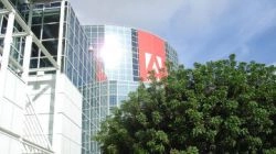 Квартальная выручка Adobe впервые превысила $1 млрд.